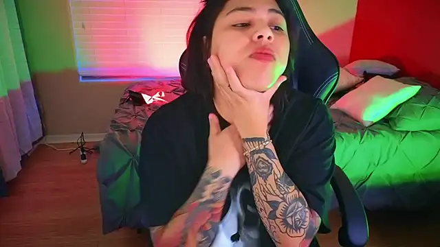 miacanela xo online show from 12.26.24
