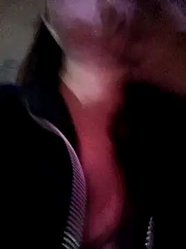 Snapshot of Julieta-tits chatting on 01.11.25 Julieta-tits online show from 01.11.25