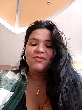 Snapshot of Julieta-tits chatting on 01.28.25 Julieta-tits online show from 01.28.25