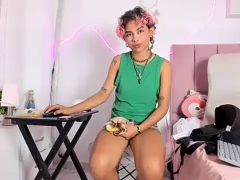 Snapshot of lilith_horny chatting on 06.17.26 lilith horny online show from 06.17.26