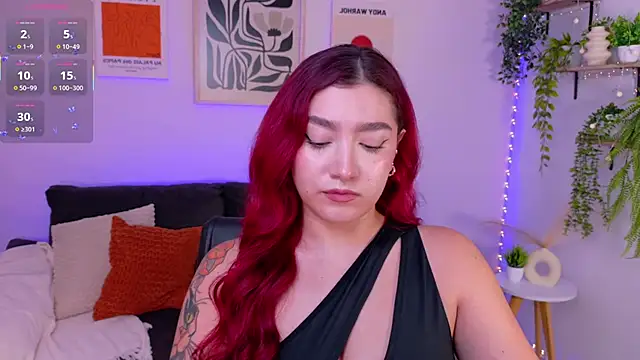 Snapshot of ViolettCastel chatting on 05.12.26 ViolettCastel online show from 05.12.26