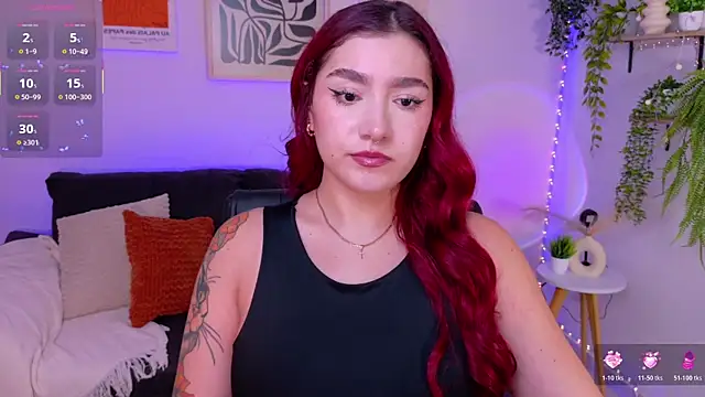 Snapshot of ViolettCastel chatting on 05.17.26 ViolettCastel online show from 05.17.26
