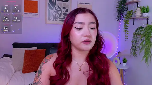Snapshot of ViolettCastel chatting on 06.07.26 ViolettCastel online show from 06.07.26
