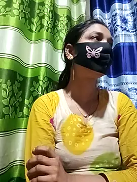 Snapshot of Aruyeshi- chatting on 02.14.25 Aruyeshi- online show from 02.14.25