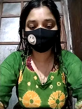 Snapshot of Aruyeshi- chatting on 10.29.25 Aruyeshi- online show from 10.29.25