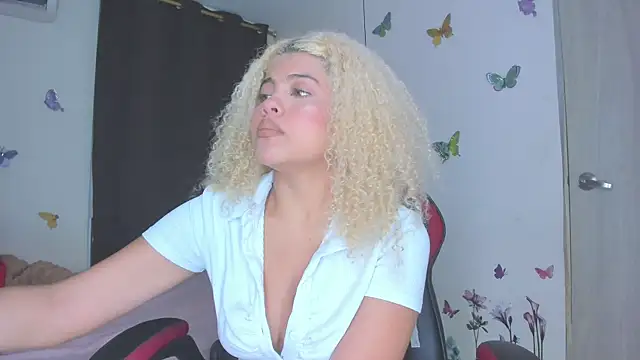 sofiacastillo01 online show from 01.13.26