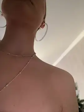 Snapshot of LoveGameSexx chatting on 12.20.24 LoveGameSexx online show from 12.20.24