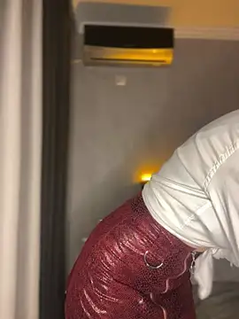 Snapshot of LoveGameSexx chatting on 03.21.25 LoveGameSexx online show from 03.21.25