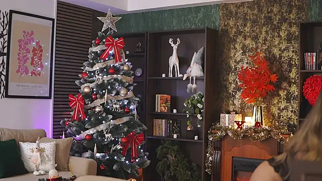 Snapshot of EvaSunderland chatting on 12.12.24 EvaSunderland online show from 12.12.24