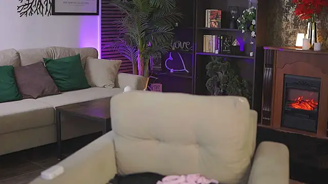 Snapshot of EvaSunderland chatting on 02.06.25 EvaSunderland online show from 02.06.25