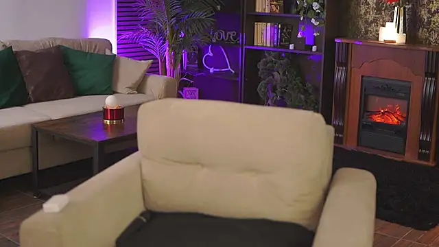 Snapshot of EvaSunderland chatting on 03.15.25 EvaSunderland online show from 03.15.25