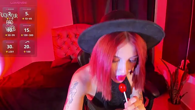 Snapshot of VictoriaRosse_ chatting on 11.06.25 VictoriaRosse online show from 11.06.25