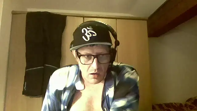 Bigthroaterboy online show from 12.10.24