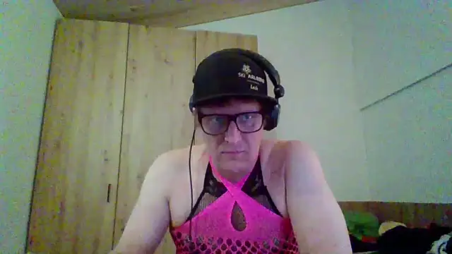Bigthroaterboy online show from 09.13.25