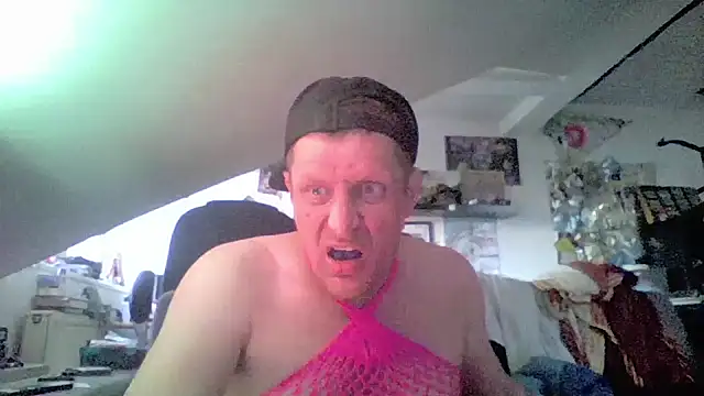 Snapshot of Bigthroaterboy chatting on 06.22.26 Bigthroaterboy online show from 06.22.26