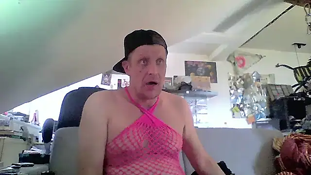 Snapshot of Bigthroaterboy chatting on 06.22.26 Bigthroaterboy online show from 06.22.26