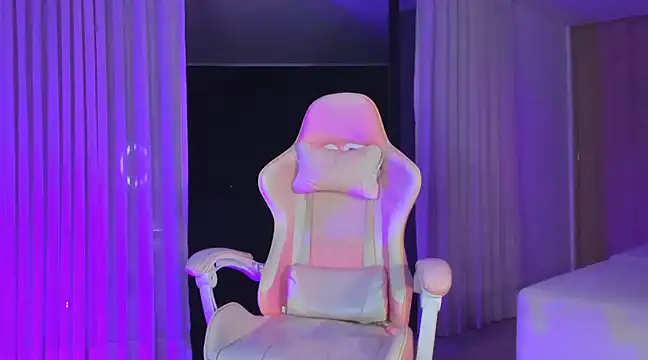 Snapshot of angelinalodge1 chatting on 02.24.25 angelinalodge1 online show from 02.24.25