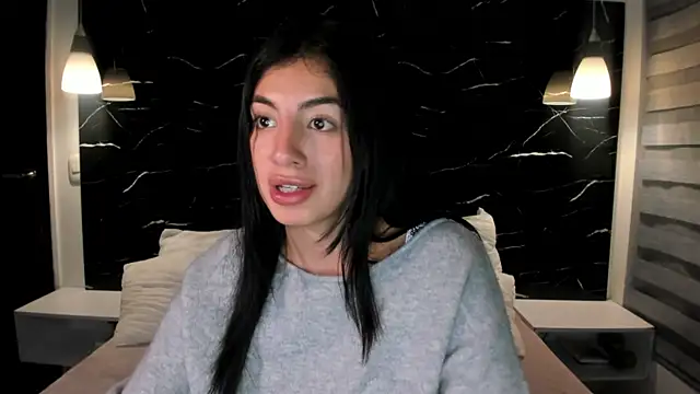 Snapshot of ANTONELLA__ROUSE_ chatting on 12.22.24 ANTONELLA ROUSE online show from 12.22.24