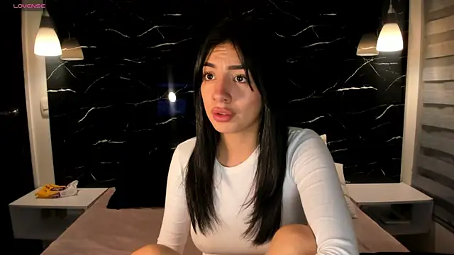 Snapshot of ANTONELLA__ROUSE_ chatting on 12.27.24 ANTONELLA ROUSE online show from 12.27.24