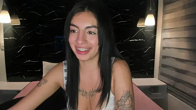 Snapshot of ANTONELLA__ROUSE_ chatting on 01.19.25 ANTONELLA ROUSE online show from 01.19.25