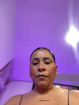 Snapshot of ANA_CARTER chatting on 10.16.25 ANA CARTER online show from 10.16.25