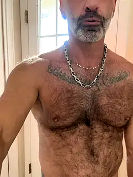 Snapshot of DaddySnowXX chatting on 11.15.25 DaddySnowXX online show from 11.15.25