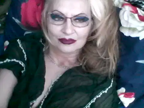 CarlyTreat online show from 12.05.24