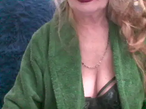 CarlyTreat online show from 02.20.25
