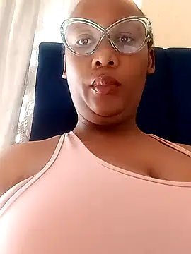 Snapshot of NippleMilkXx chatting on 10.25.25 NippleMilkXx online show from 10.25.25