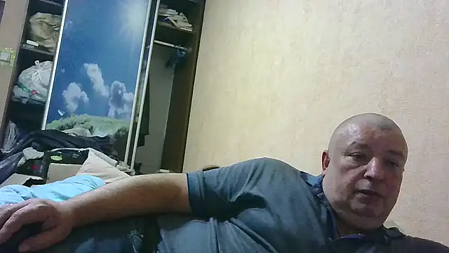 Snapshot of Art_Ass chatting on 10.13.25 Art Ass online show from 10.13.25