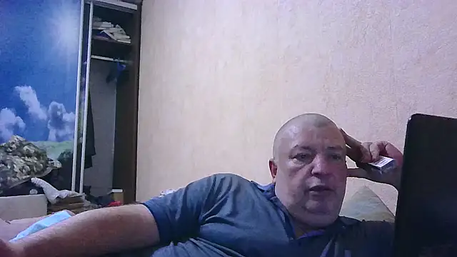 Snapshot of Art_Ass chatting on 10.14.25 Art Ass online show from 10.14.25