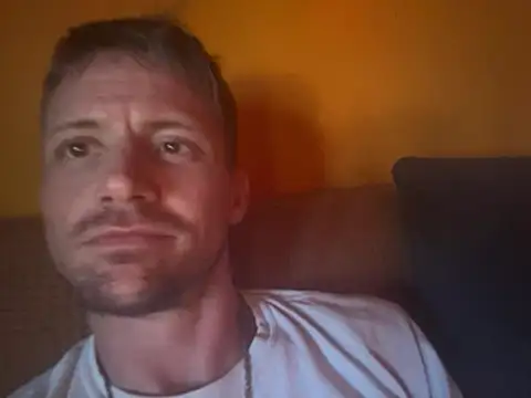 Snapshot of trash4cash chatting on 04.19.26 trash4cash online show from 04.19.26