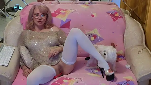 Snapshot of BEST-1 chatting on 11.07.25 BEST-1 online show from 11.07.25