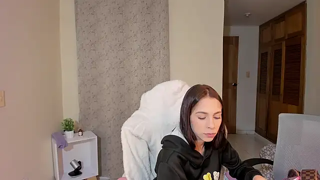 shanakendal2 online show from 02.11.25