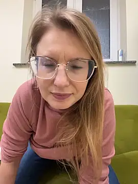 Snapshot of Vanilladreams chatting on 02.21.26 Vanilladreams online show from 02.21.26