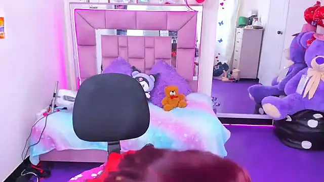 Snapshot of CataleyaHot_132 chatting on 11.04.25 CataleyaHot 132 online show from 11.04.25