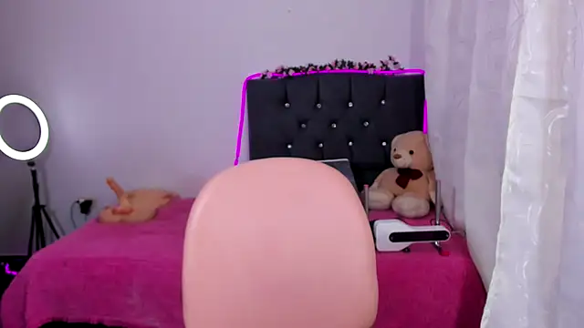 Snapshot of CataleyaHot_132 chatting on 11.07.25 CataleyaHot 132 online show from 11.07.25