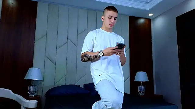 Snapshot of AsmodeoCox chatting on 12.10.24 AsmodeoCox online show from 12.10.24