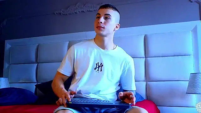 Snapshot of AsmodeoCox chatting on 01.20.25 AsmodeoCox online show from 01.20.25