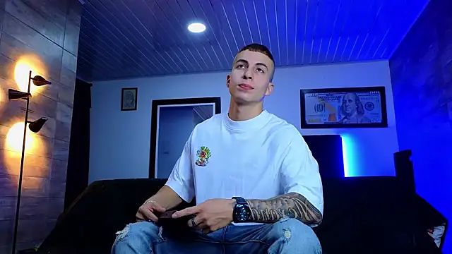 Snapshot of AsmodeoCox chatting on 02.26.25 AsmodeoCox online show from 02.26.25