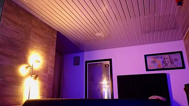 Snapshot of AsmodeoCox chatting on 11.08.25 AsmodeoCox online show from 11.08.25