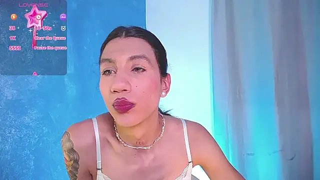 sofiaa grey  online show from 12.22.24