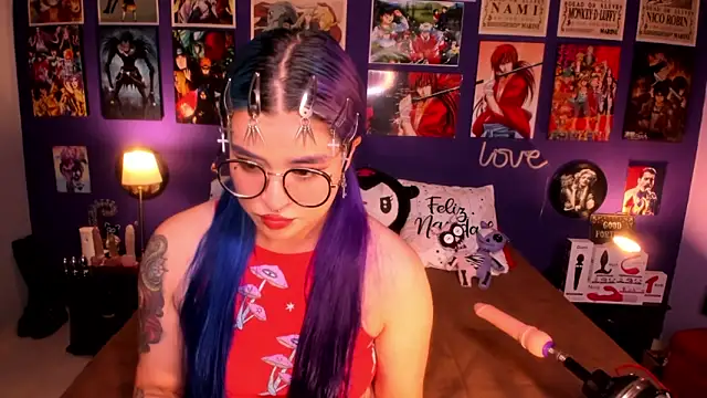 Snapshot of anne_cross chatting on 12.21.24 anne cross online show from 12.21.24