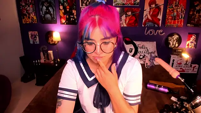 Snapshot of anne_cross chatting on 01.08.25 anne cross online show from 01.08.25