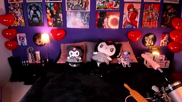 Snapshot of anne_cross chatting on 02.14.25 anne cross online show from 02.14.25