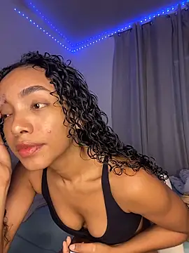 nicoleebony1 online show from 10.14.25