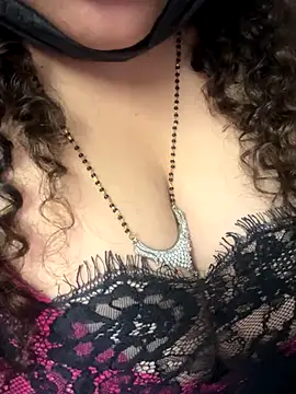 Snehameowwxh online show from 11.14.25