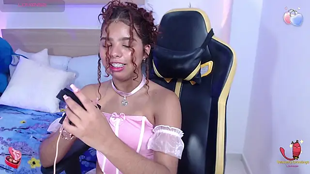 aurora rodriguez online show from 12.13.24