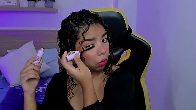aurora rodriguez online show from 01.08.25