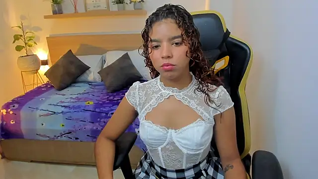 aurora rodriguez online show from 02.07.25